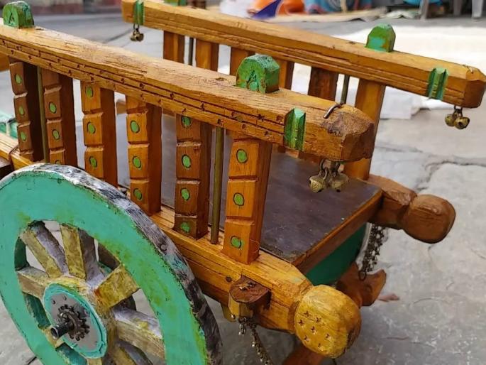 A schoolboy dies when a bullock cart overturns while playing in a field | शेतात खेळताना बैलगाडी पलटल्याने शाळकरी मुलाचा मृत्यू A schoolboy dies when a bullock cart overturns while playing in a field | शेतात खेळताना बैलगाडी पलटल्याने शाळकरी मुलाचा मृत्यू