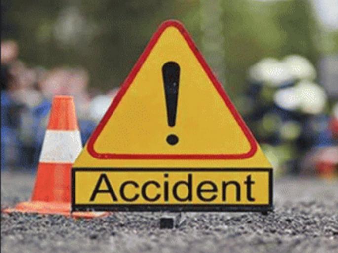 A car collided with a bullock cart, two bullocks were killed on the spot | कारची बैलगाडीला धडक, दोन बैल जागीच ठार; चालकावर गुन्हा दाखल A car collided with a bullock cart, two bullocks were killed on the spot | कारची बैलगाडीला धडक, दोन बैल जागीच ठार; चालकावर गुन्हा दाखल