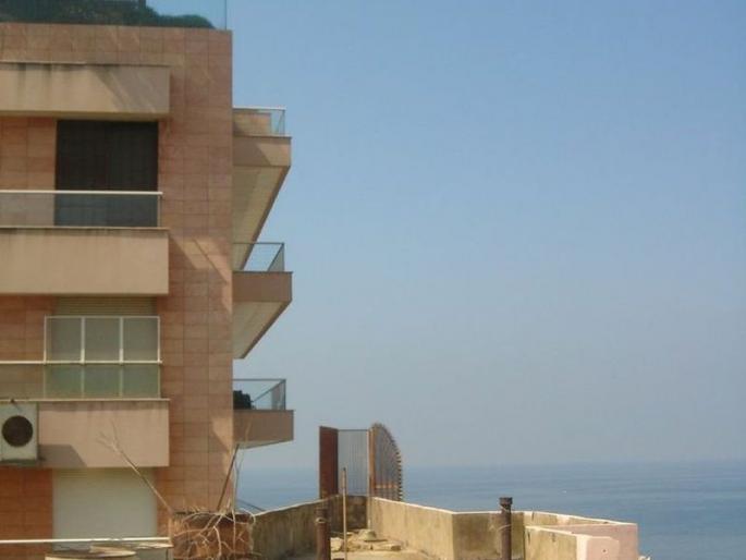 world's slimest building and its history | ही आहे जगातील सगळ्यात पातळ इमारत, तिचा इतिहासही आहे तितकाच रोचक world's slimest building and its history | ही आहे जगातील सगळ्यात पातळ इमारत, तिचा इतिहासही आहे तितकाच रोचक