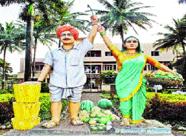 Pick up vegetables at night in the market committee | बाजार समितीत भाजीपाल्याचा रात्रीच उठाव