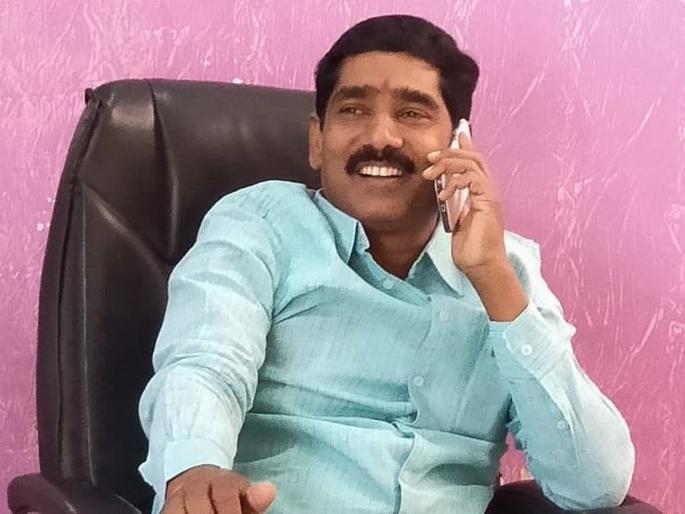 Sharad Pawar gave a chance to Bajarang Sonavane, who left Ajit Pawar's support, to contest from Beed | अजित पवारांची साथ सोडलेल्या सोनावणेंना शरद पवारांकडून संधी, बीडमधून दिली उमेदवारी Sharad Pawar gave a chance to Bajarang Sonavane, who left Ajit Pawar's support, to contest from Beed | अजित पवारांची साथ सोडलेल्या सोनावणेंना शरद पवारांकडून संधी, बीडमधून दिली उमेदवारी