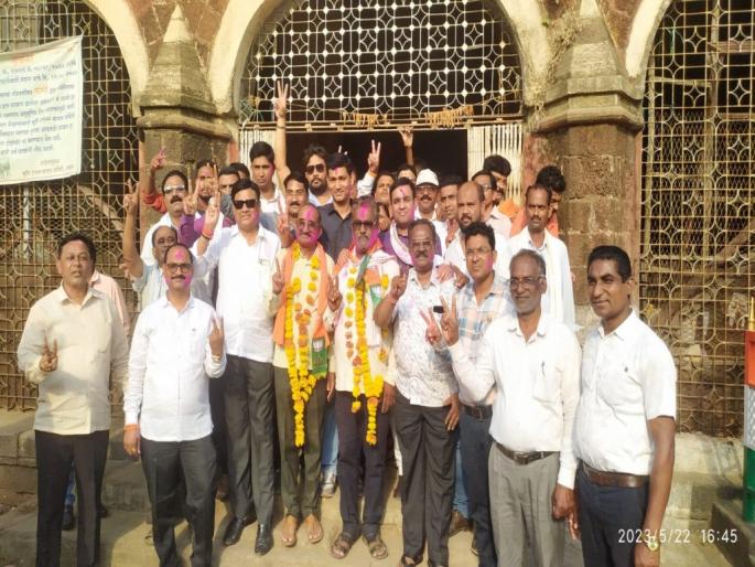 Market Committee Election; In Bhandara, the grand alliance supported by NCP and BJP won | बाजार समिती निवडणूक; भंडाऱ्यात राष्ट्रवादी व भाजपा समर्थित महाआघाडीने मारली बाजी Market Committee Election; In Bhandara, the grand alliance supported by NCP and BJP won | बाजार समिती निवडणूक; भंडाऱ्यात राष्ट्रवादी व भाजपा समर्थित महाआघाडीने मारली बाजी