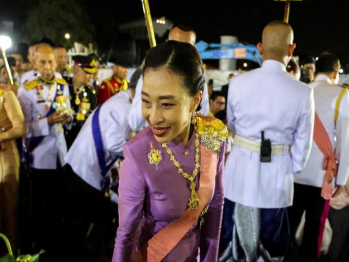 thailand princess bajrakitiyabha narendira debyavati in hospital for treatment after losing consciousness due to a heart condition | पार्कमध्ये धावत असताना पडली थायलंडची राजकुमारी, आला हृदयविकाराचा झटका  thailand princess bajrakitiyabha narendira debyavati in hospital for treatment after losing consciousness due to a heart condition | पार्कमध्ये धावत असताना पडली थायलंडची राजकुमारी, आला हृदयविकाराचा झटका