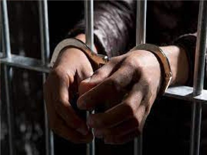 Three people from the Bakasur gang who created terror in Satara were detained by the police | साताऱ्यात दहशत निर्माण करणाऱ्या बकासूर टोळीतील तिघांच्या मुसक्या आवळल्या Three people from the Bakasur gang who created terror in Satara were detained by the police | साताऱ्यात दहशत निर्माण करणाऱ्या बकासूर टोळीतील तिघांच्या मुसक्या आवळल्या