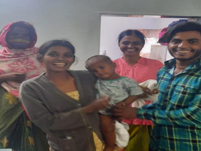 A one-year-old baby was released from the place where he was abducted two days ago | दोन दिवसांपूर्वी ज्या ठिकाणाहून अपहरण केलं होतं तिथेच आणून सोडलं पुन्हा ते एक वर्षांचं बाळ A one-year-old baby was released from the place where he was abducted two days ago | दोन दिवसांपूर्वी ज्या ठिकाणाहून अपहरण केलं होतं तिथेच आणून सोडलं पुन्हा ते एक वर्षांचं बाळ