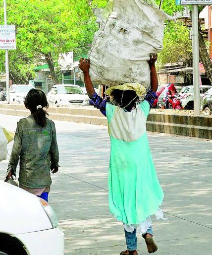 Government machinery for child labor is depressed | बालमजुरीबाबत शासकीय यंत्रणाच उदासीन Government machinery for child labor is depressed | बालमजुरीबाबत शासकीय यंत्रणाच उदासीन