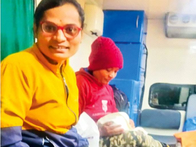 Thrown away for becoming a 'girl'; But humanity saved her! | ‘मुलगी’ झाली म्हणून फेकले; पण तिला माणुसकीने तारले! Thrown away for becoming a 'girl'; But humanity saved her! | ‘मुलगी’ झाली म्हणून फेकले; पण तिला माणुसकीने तारले!