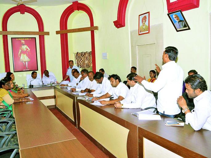 How to accept Nivida when the company is 'Black Listed'? | कंपनी ‘ब्लॅक लिस्टेड’ असताना निविदेला मंजुरी कशी? How to accept Nivida when the company is 'Black Listed'? | कंपनी ‘ब्लॅक लिस्टेड’ असताना निविदेला मंजुरी कशी?