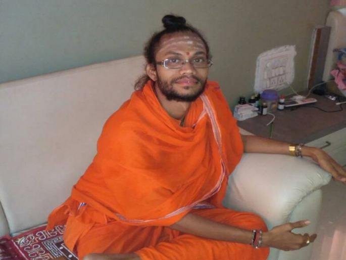 Shivacharya Maharaj murdered inside ashram in nanded prime suspect caught kkg | शिवाचार्य महाराजांच्या खून प्रकरणातील आरोपीला पोलिसांकडून अटक  Shivacharya Maharaj murdered inside ashram in nanded prime suspect caught kkg | शिवाचार्य महाराजांच्या खून प्रकरणातील आरोपीला पोलिसांकडून अटक