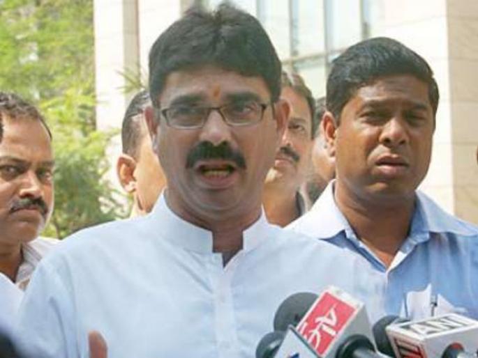 Bala nandgavkar vehicle accident | बाळा नांदगावकर यांच्या वाहनाला अपघात