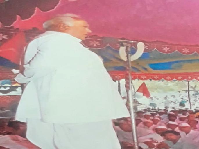 Ministry, Home, Bread, Eating, Balasaheb | मंत्रालयात घरची भाकरी खाणारे कॉ. बाळासाहेब 