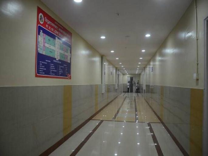 Mice bite to the eye of the patient in coma | कोमातील रुग्णाच्या डोळ्याला उंदराचा चावा Mice bite to the eye of the patient in coma | कोमातील रुग्णाच्या डोळ्याला उंदराचा चावा