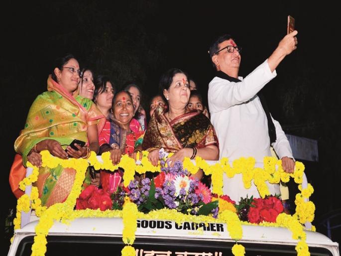 Minister Thorat welcomes Jorve village | मंत्री थोरात यांचे जोर्वे गावी जंगी स्वागत