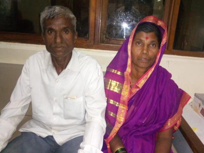 Father opposes father for 25 years; The engineer made two children | वडिलांचा विरोध पत्करून २५ वर्षे पंढरीची वारी; दोन मुलांना केले इंजिनियर Father opposes father for 25 years; The engineer made two children | वडिलांचा विरोध पत्करून २५ वर्षे पंढरीची वारी; दोन मुलांना केले इंजिनियर