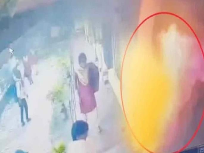 ABVP leader among two arrested in Odisha student Harassment Case | प्राध्यापकाच्या छळाला कंटाळून विद्यार्थिनीने घेतलं पेटवून; पोलिसांकडून एबीव्हीपी नेत्यासह दोघांना अटक ABVP leader among two arrested in Odisha student Harassment Case | प्राध्यापकाच्या छळाला कंटाळून विद्यार्थिनीने घेतलं पेटवून; पोलिसांकडून एबीव्हीपी नेत्यासह दोघांना अटक