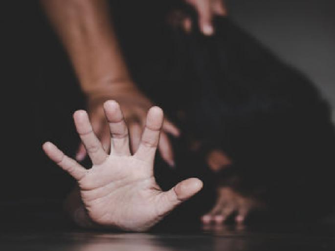 Rape by friend husband on the pretext of lift, youth arrested; The incident in Satara | लिफ्टचा बहाणा करून मैत्रिणीच्या पतीकडून बलात्कार, तरुणास अटक; साताऱ्यातील घटना Rape by friend husband on the pretext of lift, youth arrested; The incident in Satara | लिफ्टचा बहाणा करून मैत्रिणीच्या पतीकडून बलात्कार, तरुणास अटक; साताऱ्यातील घटना