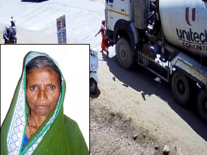 A woman walking on the road was crushed by a dumper in Balinga Kolhapur | Kolhapur: रस्त्यावरून चालत जाणाऱ्या महिलेला डंपरने चिरडले, चालक फरार A woman walking on the road was crushed by a dumper in Balinga Kolhapur | Kolhapur: रस्त्यावरून चालत जाणाऱ्या महिलेला डंपरने चिरडले, चालक फरार