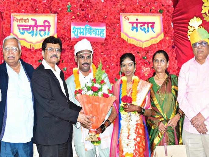 So far 74 girls have been married in the child welfare complex in Kolhapur | गुड न्यूज: ना कुंडली, ना हुंडा.. कोल्हापुरातील ‘बालकल्याण’चा शोभतो जोडा; आतापर्यंत ७४ विवाह  So far 74 girls have been married in the child welfare complex in Kolhapur | गुड न्यूज: ना कुंडली, ना हुंडा.. कोल्हापुरातील ‘बालकल्याण’चा शोभतो जोडा; आतापर्यंत ७४ विवाह