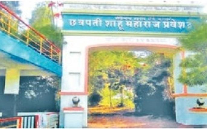 QR code planted on every tree in Krantismriti forest Balavadi Khanapur District Sangli | सांगली जिल्ह्यातील 'बलवडी'च्या क्रांती स्मृती वनातील प्रत्येक झाड आता बोलणार QR code planted on every tree in Krantismriti forest Balavadi Khanapur District Sangli | सांगली जिल्ह्यातील 'बलवडी'च्या क्रांती स्मृती वनातील प्रत्येक झाड आता बोलणार