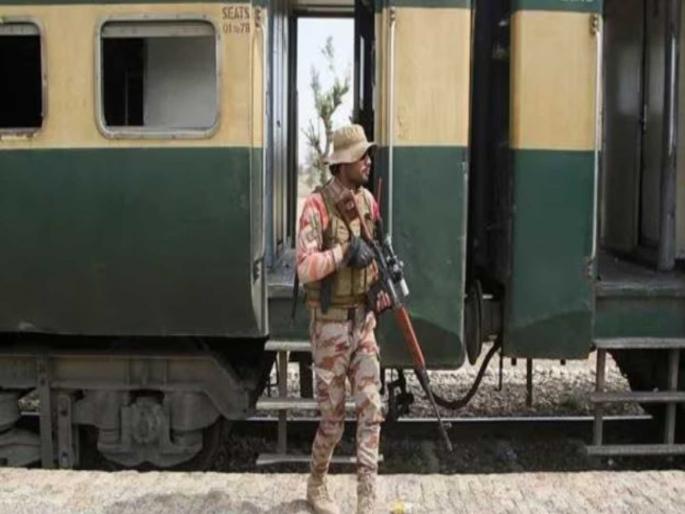 100 soldiers killed in hijacked train Baloch Liberation Army claims | हायजॅक रेल्वेत १०० सैनिकांना मारले, सरकारने पाठविल्या २०० शवपेट्या 100 soldiers killed in hijacked train Baloch Liberation Army claims | हायजॅक रेल्वेत १०० सैनिकांना मारले, सरकारने पाठविल्या २०० शवपेट्या