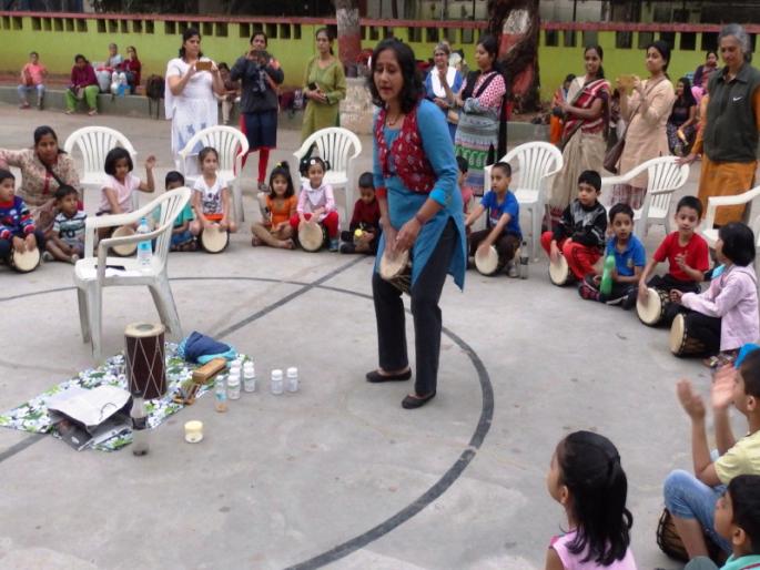 Children take pleasure in African drumming; Unique Activities in Balranjan Center, Pune | मुलांनी घेतला आफ्रिकन ढोलवादनाचा आनंद; बालरंजन केंद्रात अनोखा उपक्रम Children take pleasure in African drumming; Unique Activities in Balranjan Center, Pune | मुलांनी घेतला आफ्रिकन ढोलवादनाचा आनंद; बालरंजन केंद्रात अनोखा उपक्रम