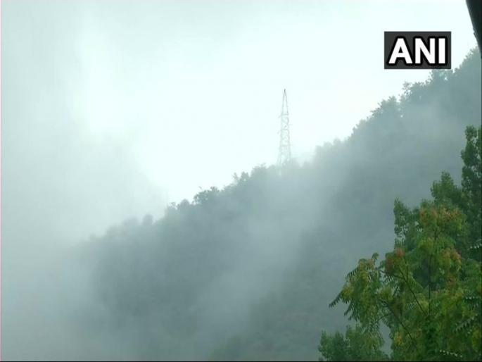 jammu kashmir heavy rains make amarnath yatra halt | जम्मू-काश्मीरमध्ये मुसळधार पावसामुळे अमरनाथ यात्रा थांबविली jammu kashmir heavy rains make amarnath yatra halt | जम्मू-काश्मीरमध्ये मुसळधार पावसामुळे अमरनाथ यात्रा थांबविली