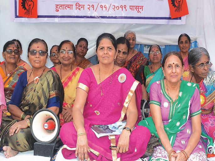 Kindergarten teachers' agitation for salary category, pension | वेतनश्रेणी, निवृत्तीवेतनासाठी बालवाडी शिक्षिकांचे आंदोलन Kindergarten teachers' agitation for salary category, pension | वेतनश्रेणी, निवृत्तीवेतनासाठी बालवाडी शिक्षिकांचे आंदोलन