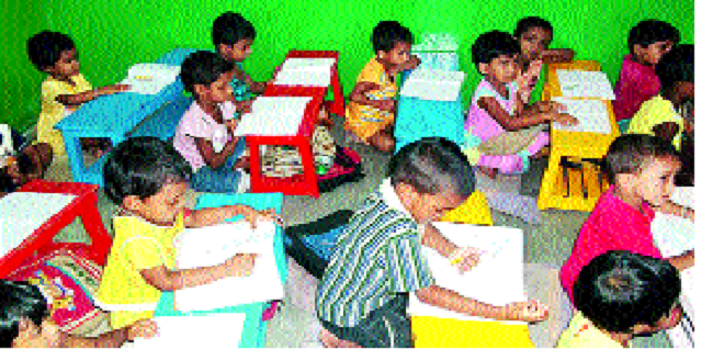 Scams in municipal kindergartens? Charges for corporation | पालिकेच्या बालवाड्यांमध्ये घोटाळा? नगरसेविकेचा आरोप Scams in municipal kindergartens? Charges for corporation | पालिकेच्या बालवाड्यांमध्ये घोटाळा? नगरसेविकेचा आरोप