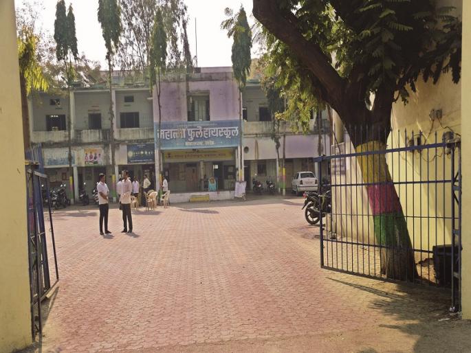 Unprecedented response to Nanded; In many places there were activists-police came face to face | नांदेडमध्ये बंदला अभूतपूर्व प्रतिसाद; अनेक ठिकाणी कार्यकर्ते-पोलीस आले होते आमने-सामने