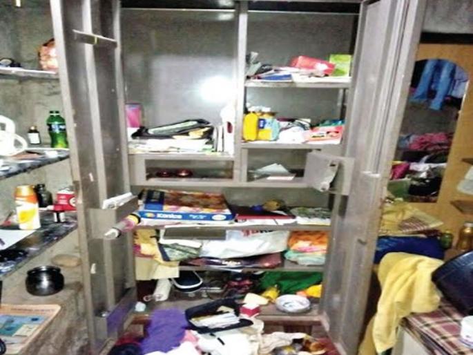 loot in the closed house, the insuli-Kudvetamb incident | भरवस्तीतील बंद घरात दरोडा, इन्सुली-कुडवटेंब येथील घटना loot in the closed house, the insuli-Kudvetamb incident | भरवस्तीतील बंद घरात दरोडा, इन्सुली-कुडवटेंब येथील घटना