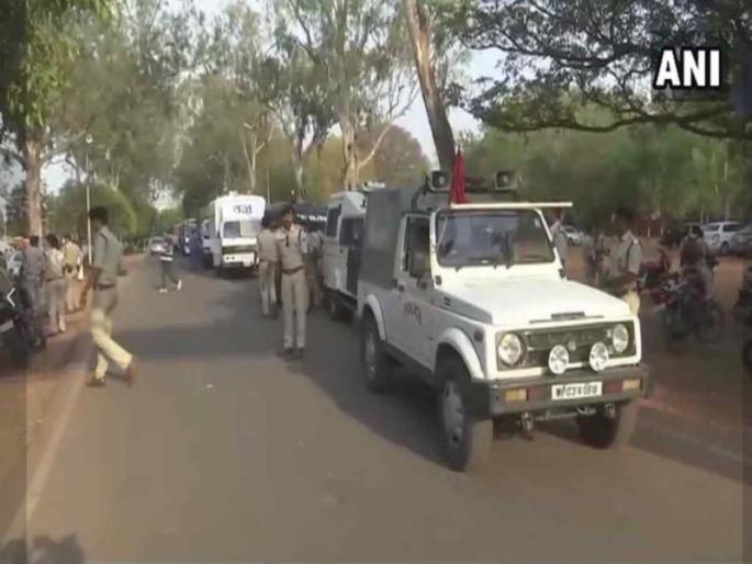 heavy Security beefed in MP UP and Rajasthan ahead of bharat bandh call from many organisation on 10 april | Bharat Bandh: राजस्थान, मध्य प्रदेश, उत्तर प्रदेशात पोलिसांचा चोख बंदोबस्त; अनेक ठिकाणी इंटरनेट सेवा खंडित heavy Security beefed in MP UP and Rajasthan ahead of bharat bandh call from many organisation on 10 april | Bharat Bandh: राजस्थान, मध्य प्रदेश, उत्तर प्रदेशात पोलिसांचा चोख बंदोबस्त; अनेक ठिकाणी इंटरनेट सेवा खंडित