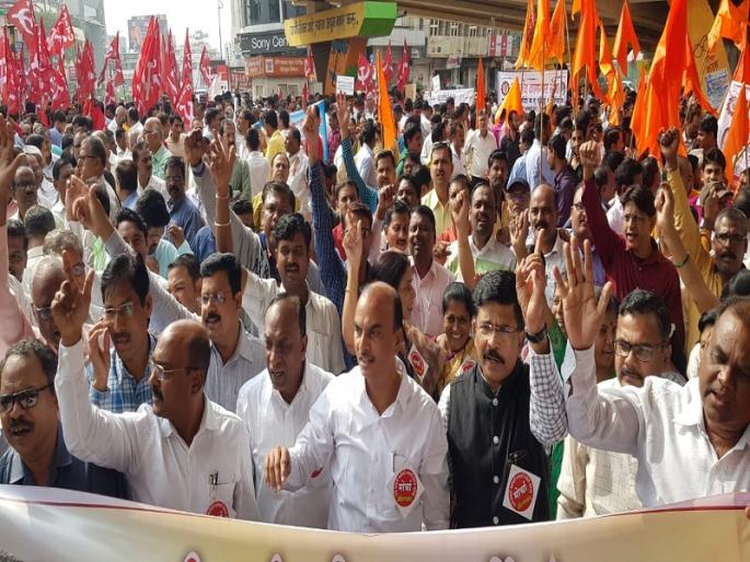 Spontaneous response to Bharat Bandh; Banks, Mondha, MIDC, Government Office Transaction Jams | भारत बंदला उत्स्फूर्त प्रतिसाद; बँका, मोंढा, एमआयडीसी, सरकारी कार्यालयातील व्यवहार ठप्प Spontaneous response to Bharat Bandh; Banks, Mondha, MIDC, Government Office Transaction Jams | भारत बंदला उत्स्फूर्त प्रतिसाद; बँका, मोंढा, एमआयडीसी, सरकारी कार्यालयातील व्यवहार ठप्प