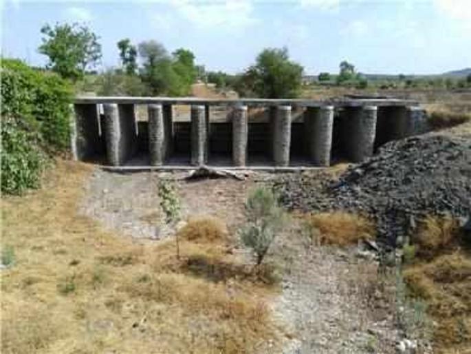 Government budget of Rs 3.59 crore for Bandhara repair; Private contractor did in 13 lakhs | बंधारा दुरुस्तीचे ३.५९ कोटींचे सरकारी अंदाजपत्रक; खाजगीत झाले १३ लाखांत Government budget of Rs 3.59 crore for Bandhara repair; Private contractor did in 13 lakhs | बंधारा दुरुस्तीचे ३.५९ कोटींचे सरकारी अंदाजपत्रक; खाजगीत झाले १३ लाखांत