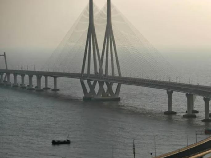 Mumbai businessman ended his life jumping in sea from the Bandra Worli Sea Link | 'साप चावला' म्हणत कळवळला, वांद्रे-वरळी सी-लिंकवर गाडी थांबवली अन्...; मुंबईतल्या व्यापाऱ्याने उचलले टोकाचे पाऊल Mumbai businessman ended his life jumping in sea from the Bandra Worli Sea Link | 'साप चावला' म्हणत कळवळला, वांद्रे-वरळी सी-लिंकवर गाडी थांबवली अन्...; मुंबईतल्या व्यापाऱ्याने उचलले टोकाचे पाऊल