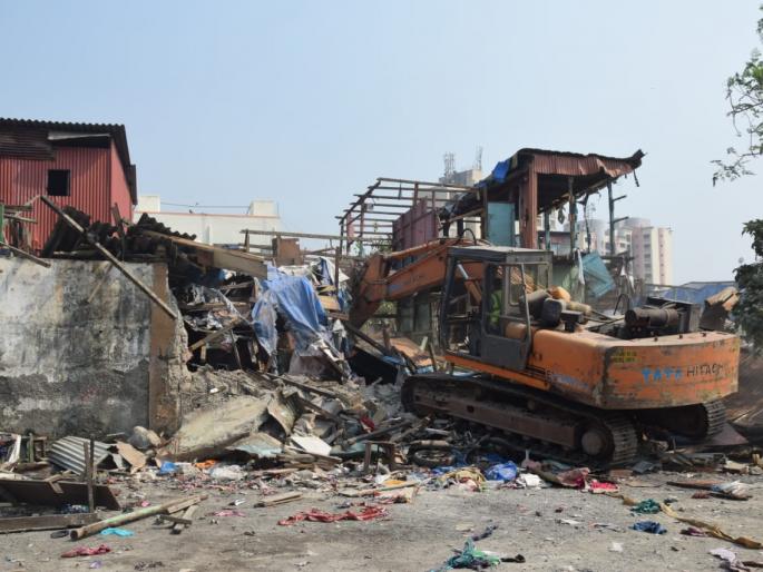 Bandra Pipeline: Families have been waiting for their rightful home for two years despite proof of eligibility | वांद्रे पाईप लाईन : पात्रतेचे पुरावे असतानाही कुटुंबे दोन वर्षांपासून हक्काच्या घराच्या प्रतीक्षेत Bandra Pipeline: Families have been waiting for their rightful home for two years despite proof of eligibility | वांद्रे पाईप लाईन : पात्रतेचे पुरावे असतानाही कुटुंबे दोन वर्षांपासून हक्काच्या घराच्या प्रतीक्षेत