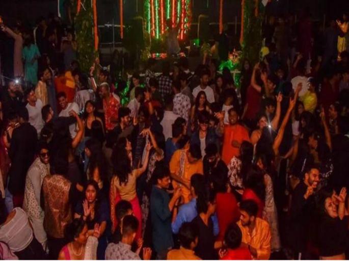 'Night life' of Koregaon Park is also colorful in Baner Balewadi; Pub, Bar Permits Questioned | बाणेर बालेवाडीतही रंगतेय काेरेगाव पार्कचं ‘नाइटलाइफ’; पब, बारच्या परवानगीवर प्रश्नचिन्ह 'Night life' of Koregaon Park is also colorful in Baner Balewadi; Pub, Bar Permits Questioned | बाणेर बालेवाडीतही रंगतेय काेरेगाव पार्कचं ‘नाइटलाइफ’; पब, बारच्या परवानगीवर प्रश्नचिन्ह