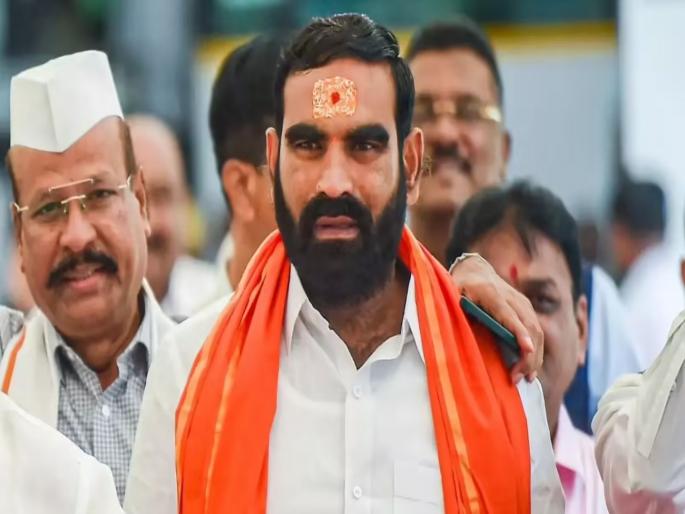 100 policemen raid Eknath Shinde Shiv Sena MLA Santosh Bangar house at 5 am; Hemant Patil Target BJP | पहाटे ५ वाजता शिंदेसेनेच्या आमदाराच्या घरी १०० पोलिसांची धाड; घराची झाडाझडती, भाजपावर आरोप