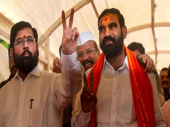 BJP MLA Tanaji Mutkule allegations against Eknath Shinde Shiv Sena MLA Santosh Bangar in Hingoli Municipal Council elections | ५० खोके हे सत्यच, संतोष बांगरांना एकनाथ शिंदेंनी ५० कोटी दिले; भाजपा आमदाराचा खळबळनजक दावा