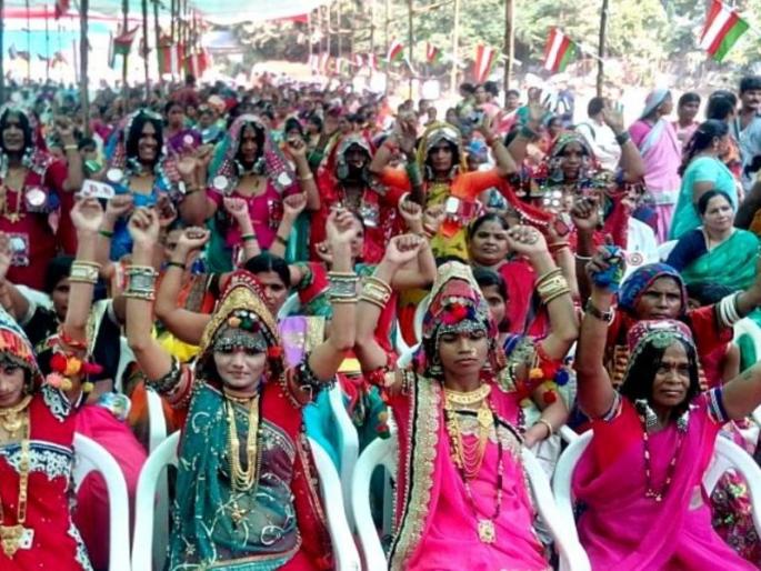 The 'Nagar' of the united 13 crore Baranghara unity | देशभर विखुरलेल्या १३ कोटी बंजारांच्या एकतेचा ‘नगारा’ The 'Nagar' of the united 13 crore Baranghara unity | देशभर विखुरलेल्या १३ कोटी बंजारांच्या एकतेचा ‘नगारा’