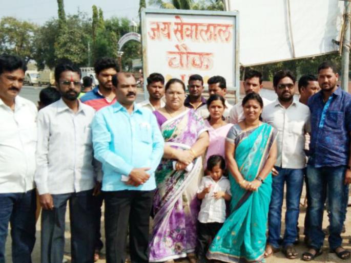 Fast protest in Solapur due to the attack on Banjara community held in Telangana | तेलंगणात आरक्षणावरून झालेल्या बंजारा समाजावरील हल्ल्याचा सोलापूरात तीव्र निषेध