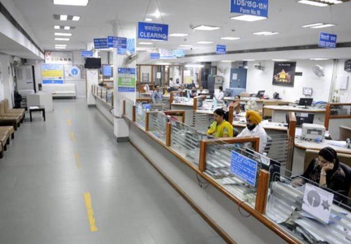 The government itself broke the Co-operation Act, retaining the board of directors | सरकारनेच काढला सहकार कायदा मोडीत, संचालक मंडळ कायम The government itself broke the Co-operation Act, retaining the board of directors | सरकारनेच काढला सहकार कायदा मोडीत, संचालक मंडळ कायम