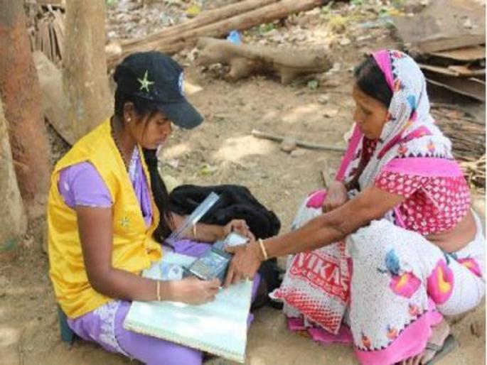 Now the help of 'sakhis' of self-help groups in villages for bank transactions | आता बँक व्यवहारासाठी गावागावांत बचत गटांच्या 'सखींची' मदत Now the help of 'sakhis' of self-help groups in villages for bank transactions | आता बँक व्यवहारासाठी गावागावांत बचत गटांच्या 'सखींची' मदत