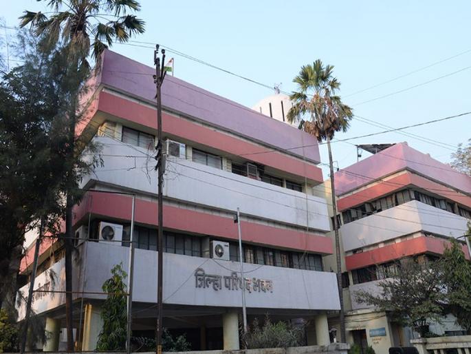 Bank account seal of Jalgaon Zilla Parishad | जळगाव जिल्हा परिषदेचे बँक खाते सील, न्यायालयाचा आदेश Bank account seal of Jalgaon Zilla Parishad | जळगाव जिल्हा परिषदेचे बँक खाते सील, न्यायालयाचा आदेश