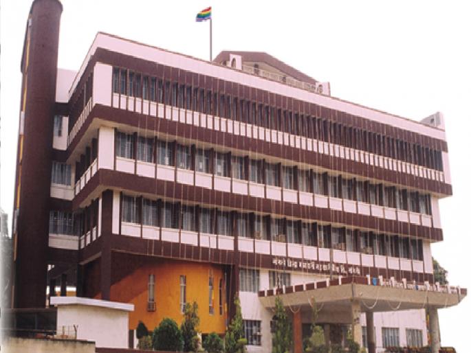 57 lakh embezzlement in Sangli District Bank Nelkaranji branch, Suspension action on Branch Officer, Clerk | सांगली जिल्हा बँकेच्या नेलकरंजी शाखेत ५७ लाखाचा अपहार; शाखाधिकारी, लिपिकावर निलंबनाची कारवाई 57 lakh embezzlement in Sangli District Bank Nelkaranji branch, Suspension action on Branch Officer, Clerk | सांगली जिल्हा बँकेच्या नेलकरंजी शाखेत ५७ लाखाचा अपहार; शाखाधिकारी, लिपिकावर निलंबनाची कारवाई