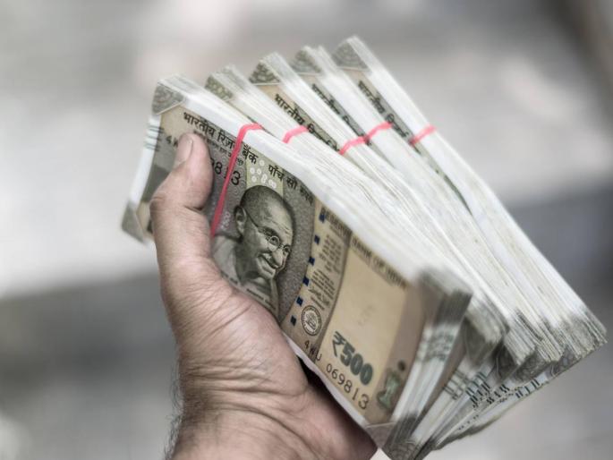 viral news What can you say! 87 crores deposited in the account of a student studying in class 7 When he reached the bank, he got 'this' answer | काय सांगता! सातवीत शिकणाऱ्या विद्यार्थ्याच्या खात्यावर ८७ कोटी जमा झाले; बँकेत पोहोचल्यावर मिळालं 'हे' उत्तर viral news What can you say! 87 crores deposited in the account of a student studying in class 7 When he reached the bank, he got 'this' answer | काय सांगता! सातवीत शिकणाऱ्या विद्यार्थ्याच्या खात्यावर ८७ कोटी जमा झाले; बँकेत पोहोचल्यावर मिळालं 'हे' उत्तर