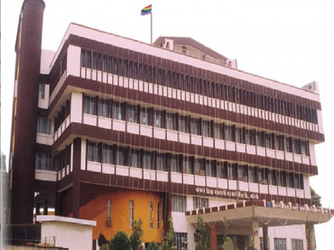 Three and a half salary bonus to employees of Sangli District Bank | सांगली जिल्हा बँकेच्या कर्मचाऱ्यांना साडेतीन पगार बक्षीस