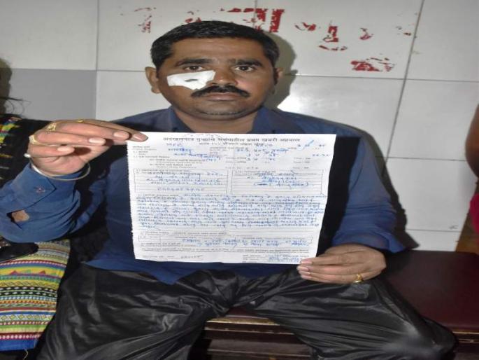 Shiv Sena corporator's MNS woman's husband beat up husband | शिवसेना नगरसेवकाची मनसे महिला विभाग अध्यक्षाच्या पतीला मारहाण Shiv Sena corporator's MNS woman's husband beat up husband | शिवसेना नगरसेवकाची मनसे महिला विभाग अध्यक्षाच्या पतीला मारहाण