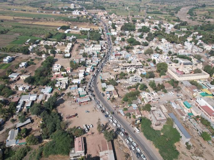 Thousands of community members leave for Mumbai in support of Manoj Jarange Patal; Baramati was crowded with hundreds of vehicles | मनोज जरांगे पाटलांच्या समर्थनार्थ हजारो समाज बांधव मुंबईला रवाना; बारामती शेकडो वाहनांनी गजबजली