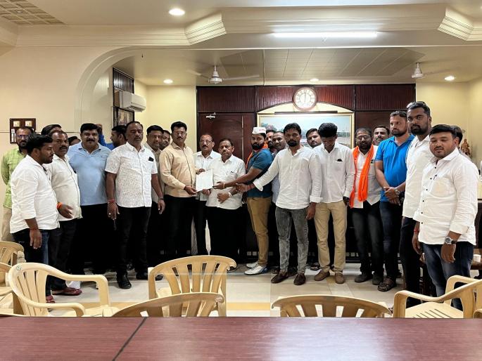 "If Ajit Pawar comes, we will protest strongly..." Maratha Kranti Morcha aggressive in Baramati | "कार्यक्रमाला अजित पवार आले तर तीव्र आंदोलन..." बारामतीत मराठा क्रांती मोर्चाचा आक्रमक पवित्रा "If Ajit Pawar comes, we will protest strongly..." Maratha Kranti Morcha aggressive in Baramati | "कार्यक्रमाला अजित पवार आले तर तीव्र आंदोलन..." बारामतीत मराठा क्रांती मोर्चाचा आक्रमक पवित्रा