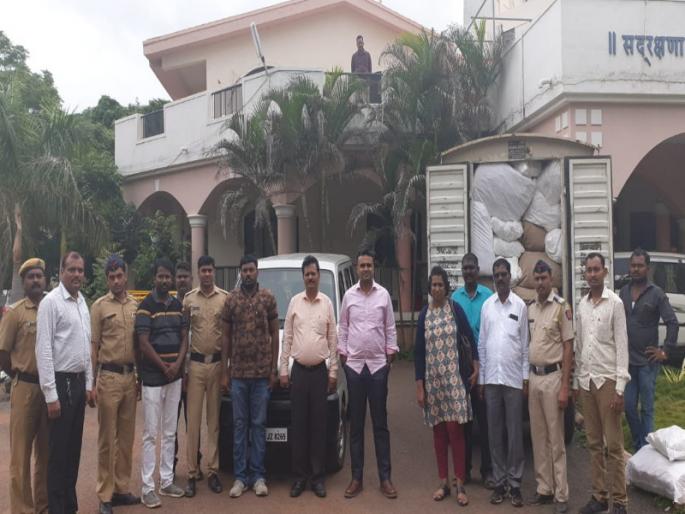 Raid on holsale gutkha selling businessman IN BARAMATI | बारामतीत होलसेल गुटखाविक्री करणाऱ्या विक्रेत्यांवर छापा 